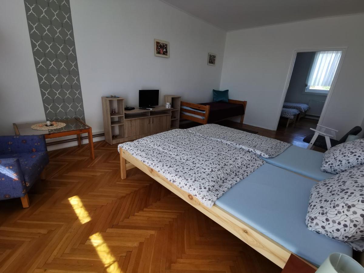 Apartmán Acceptus Domus Szombathely Exteriér fotografie